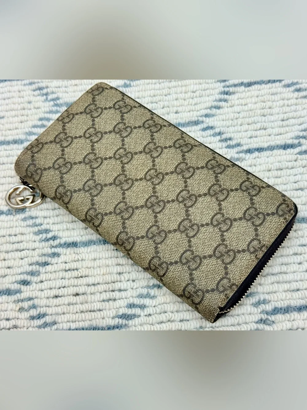 GUCCI Vintage Y2K Brown GG Monogram Supreme Canvas Zip-Around Wallet W/ G Charm - Picture 4 of 16